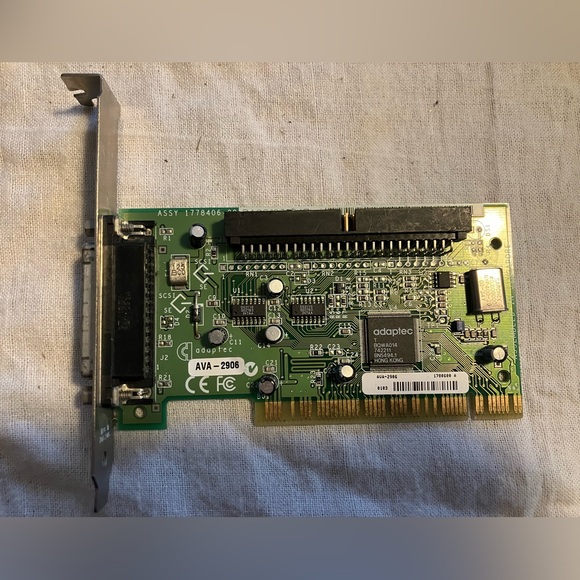 Adaptec AVA-2906 1778406-00 SCSI SE 50-Pin PCI Card PC Mac Placa